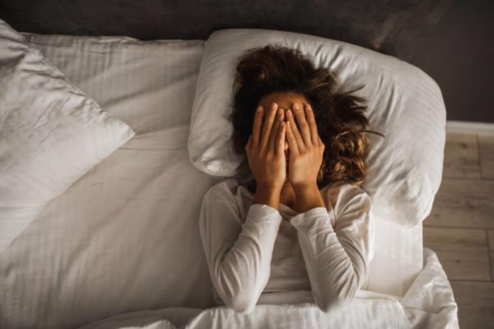Evening Habits That Quietly Ruin Your Sleep