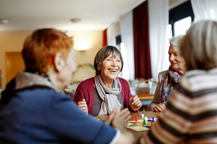 How Strong Social Ties Support Longevity